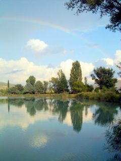 bel arc en ciel dans le paysage