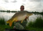 tony et sa 12.800kg prise a la mainline salmon&shimp vers 9.00 poisson abimé