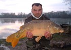 François avec son deuxième poisson miroir de 11kg500 ! et c pa fini !!