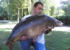 cette carpe de 21.5kg a ete pecher dans un lac dans l'essonne