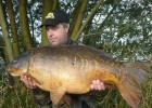 PHIL AVEC UNE CARPE 16 kg fait avec une bouillette squid de PURPLE PRODUCTS