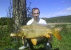 Commune de 9 kg prise avec une petite bouillette flottante.