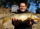 2 Kg. On dirait que les carpes ont un problème de taille.